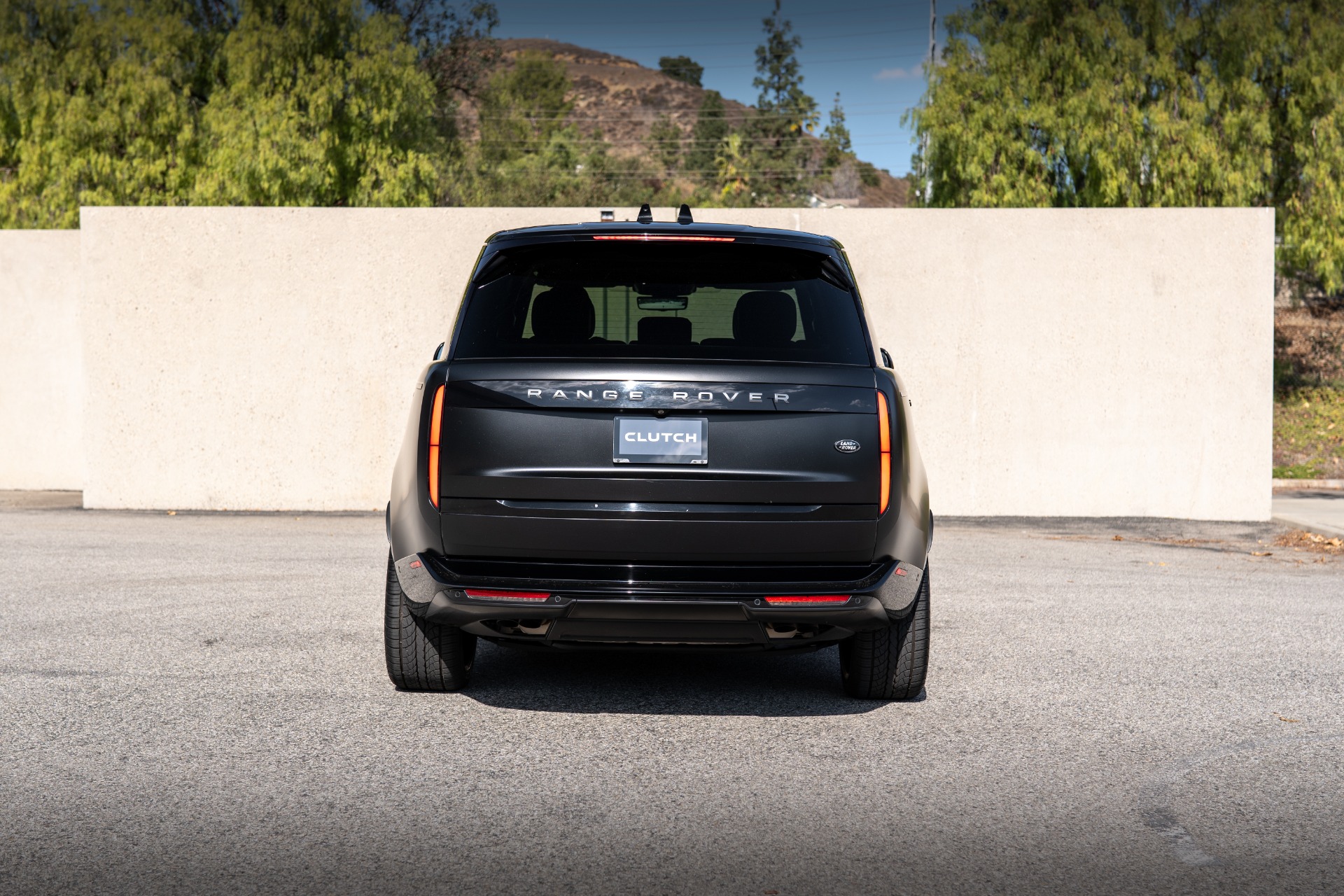 2023 Land Rover Range Rover SE photo 3